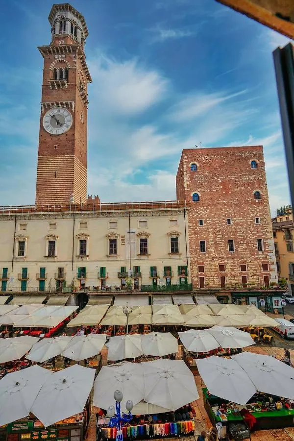 Apartmentsarena - Suite Mercatorum - Piazza Erbe Verona