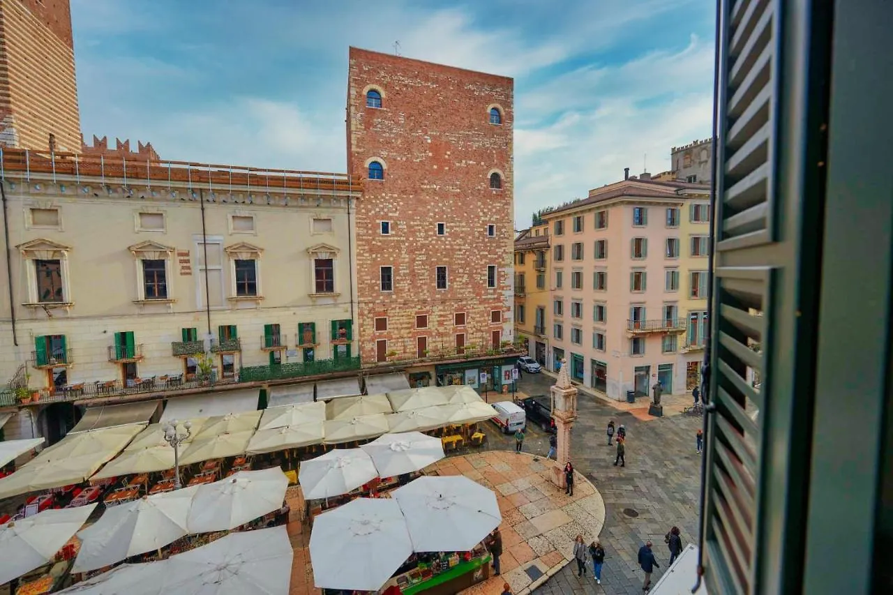 Apartment Apartmentsarena - Suite Mercatorum - Piazza Erbe Verona