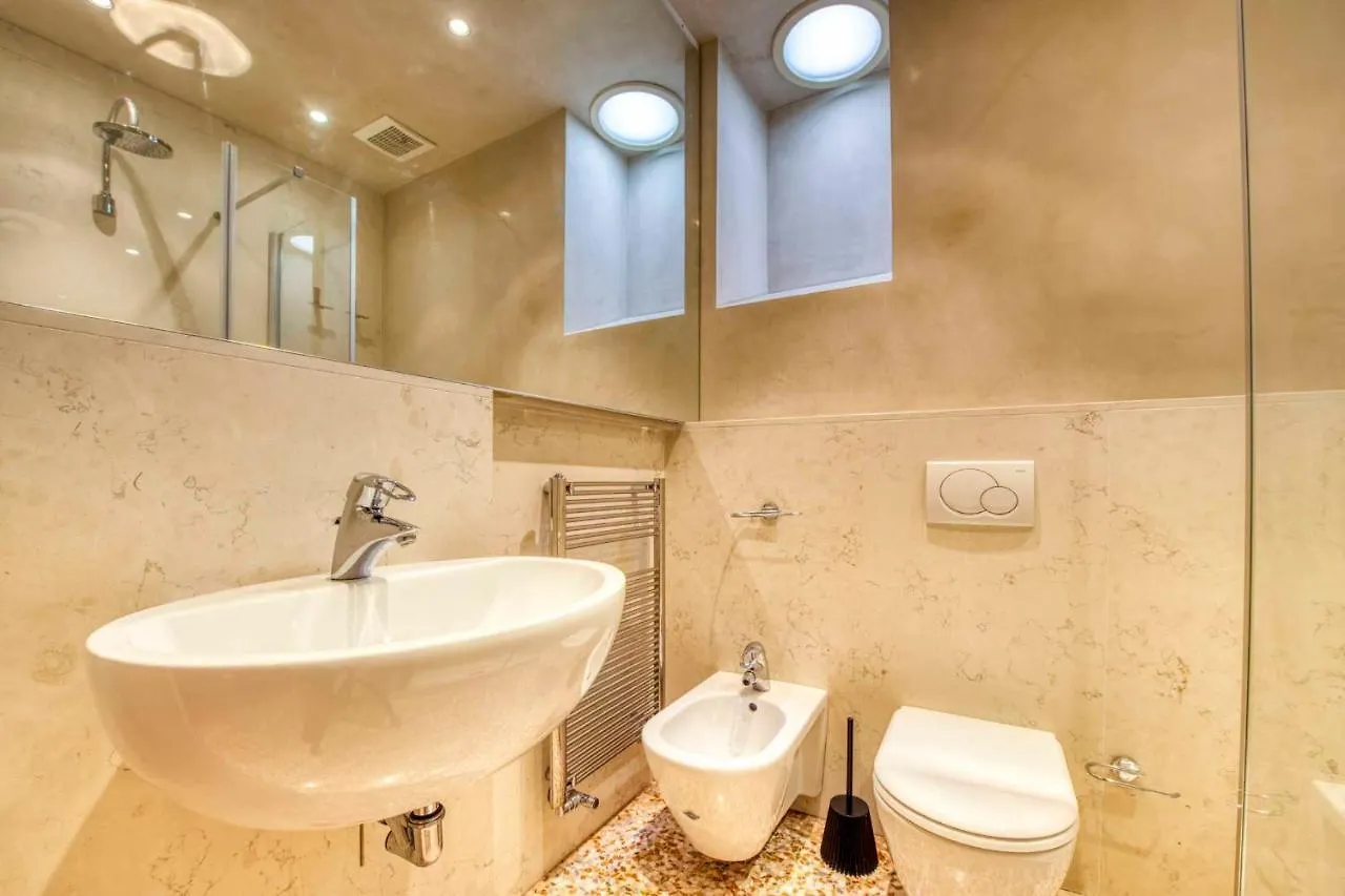 Apartmentsarena - Suite Mercatorum - Piazza Erbe Verona Apartment