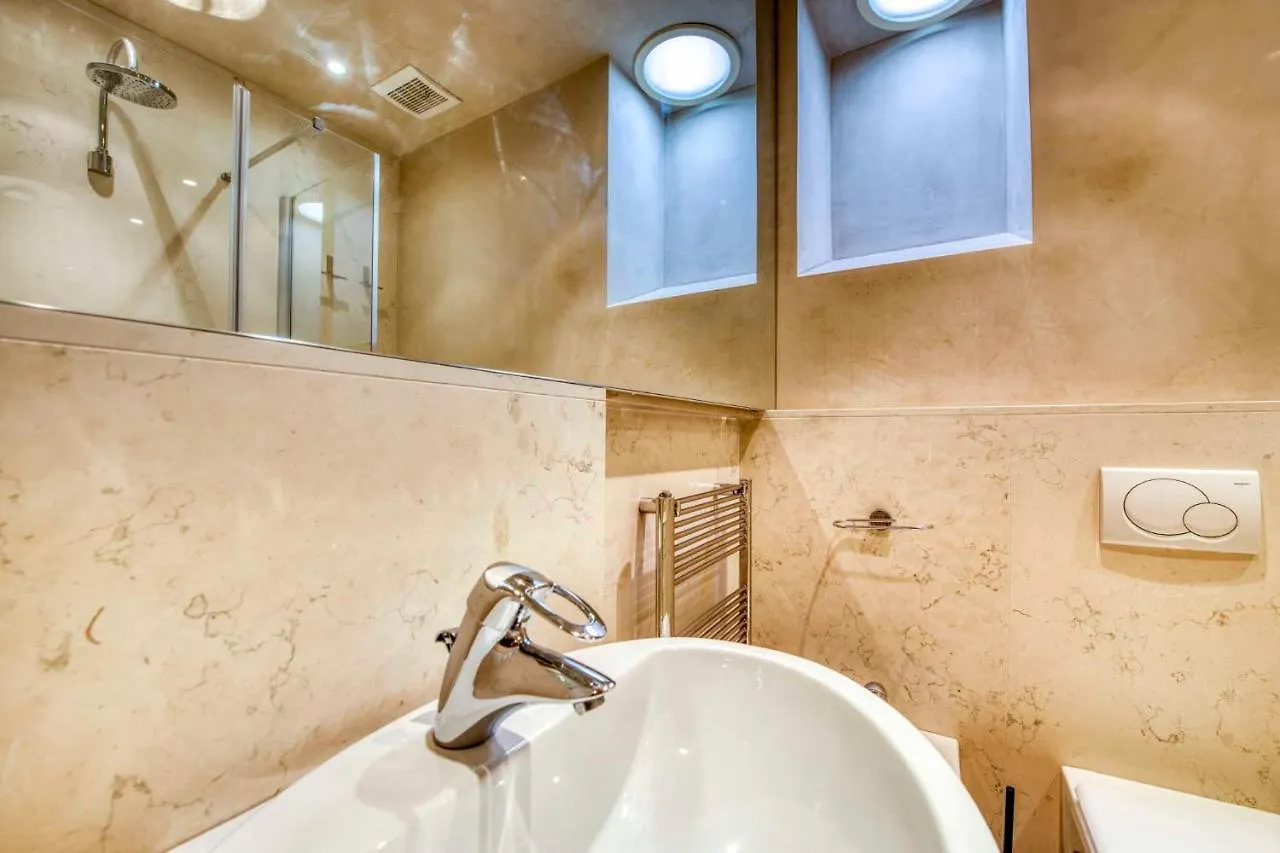 Apartmentsarena - Suite Mercatorum - Piazza Erbe Verona Apartment