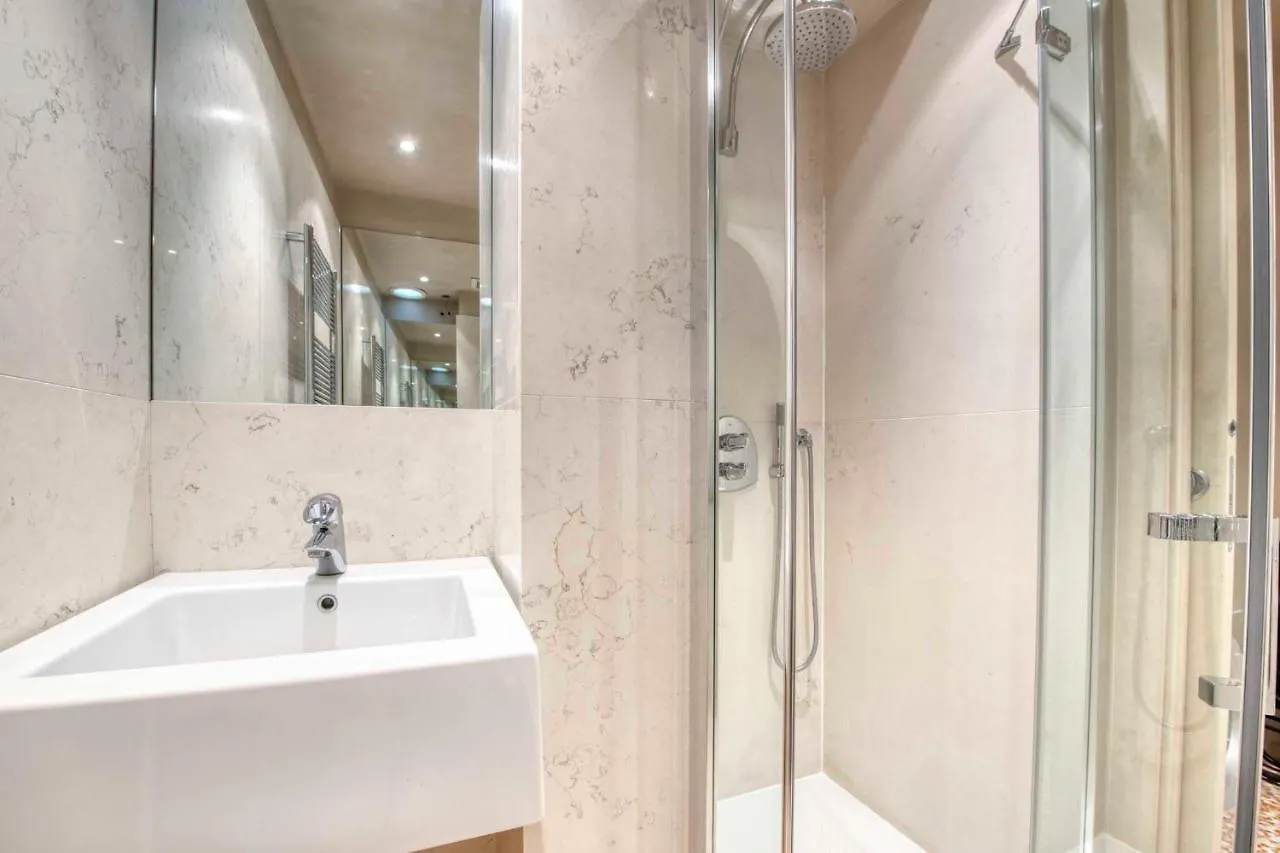 Apartment Apartmentsarena - Suite Mercatorum - Piazza Erbe Verona Italy