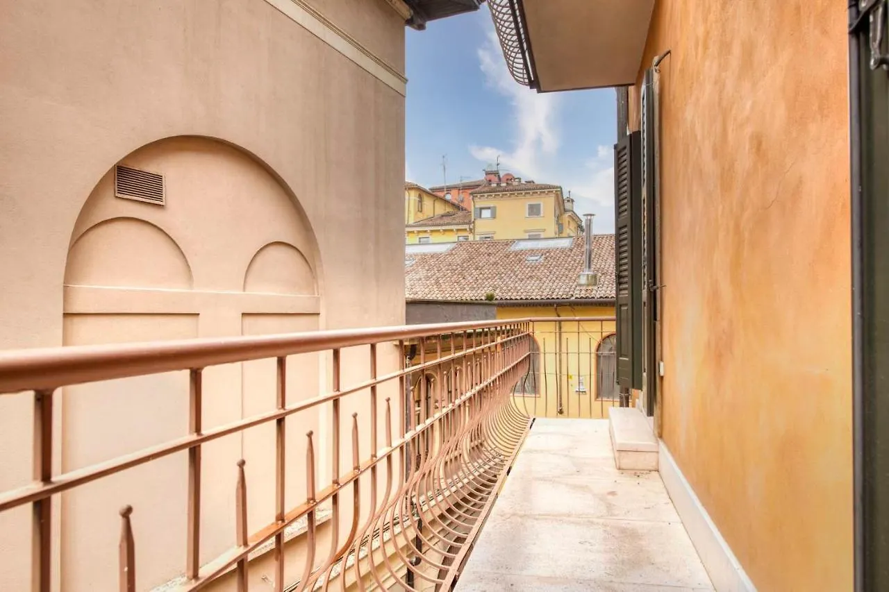 Apartmentsarena - Suite Mercatorum - Piazza Erbe Verona